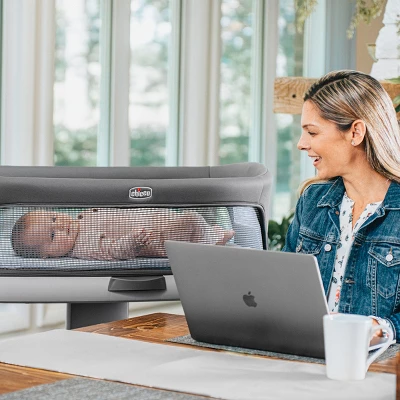 Chicco Close To You SE Bedside Bassinet - Charcoal 2 Chicco Close To You SE Bedside Bassinet - Charcoal - Image 2